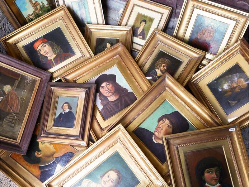 Lotto di Cornici in Legno