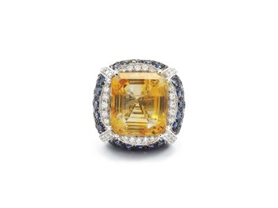 Anello da Cocktail in Oro Bianco con Diamanti, Zaffiri e Quarzo Citrino