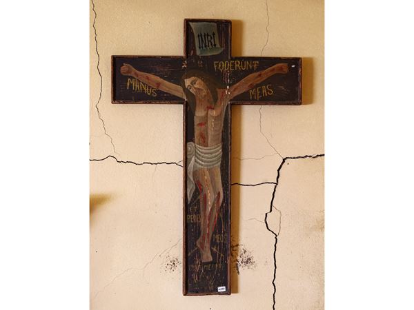 Wooden crucifix  (20th century)  - Auction Overlooking the sea. Furnishing and Paintings of Jana Castle in Quercianella - Maison Bibelot - Casa d'Aste Firenze - Milano