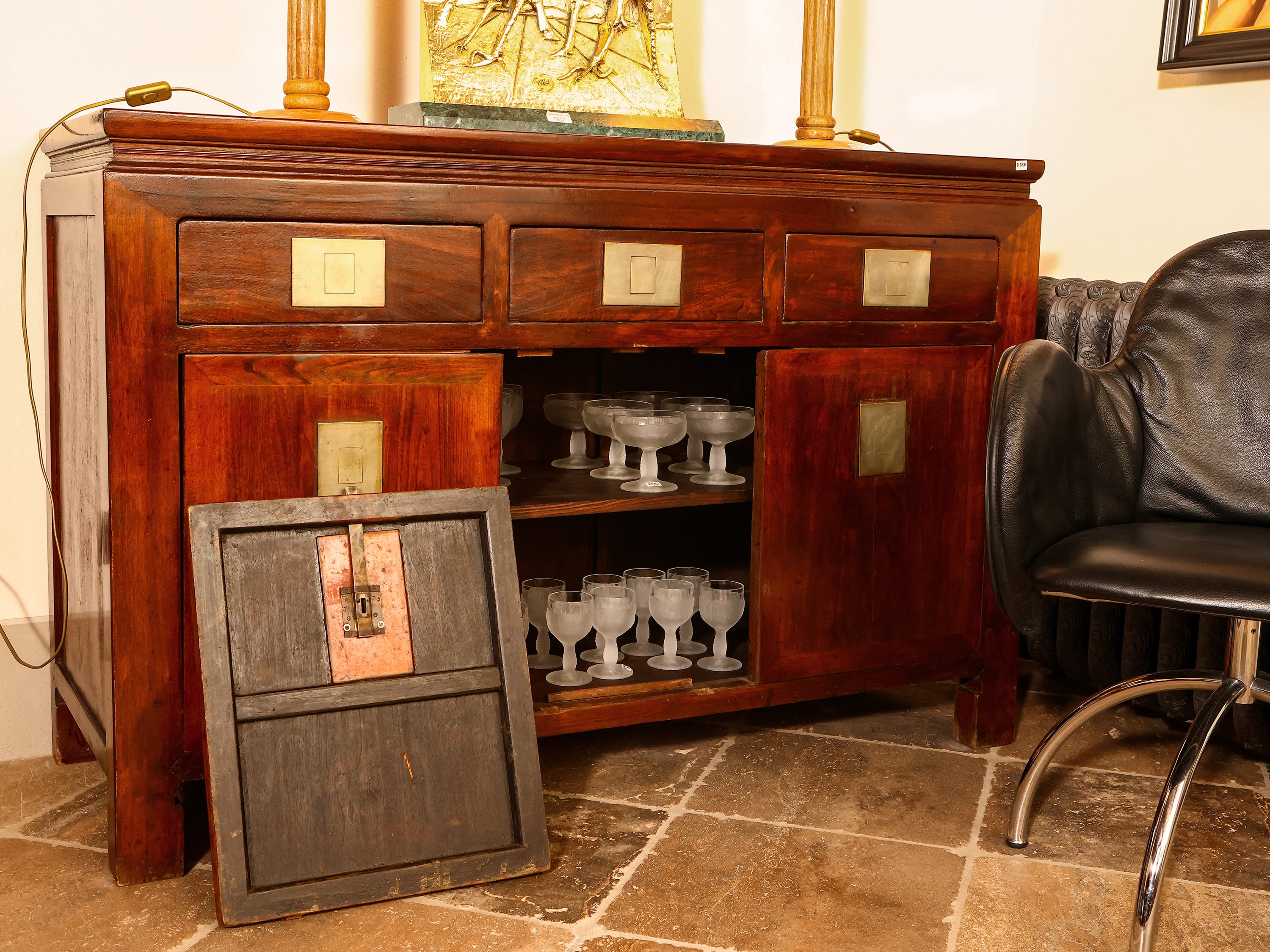 Credenza Orientale in Mogano