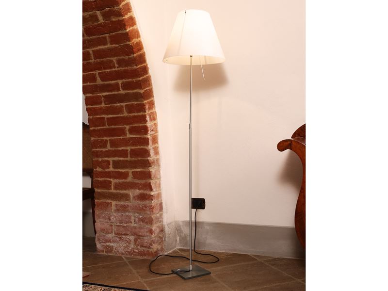 Lampada da Terra Costanza, Luceplan