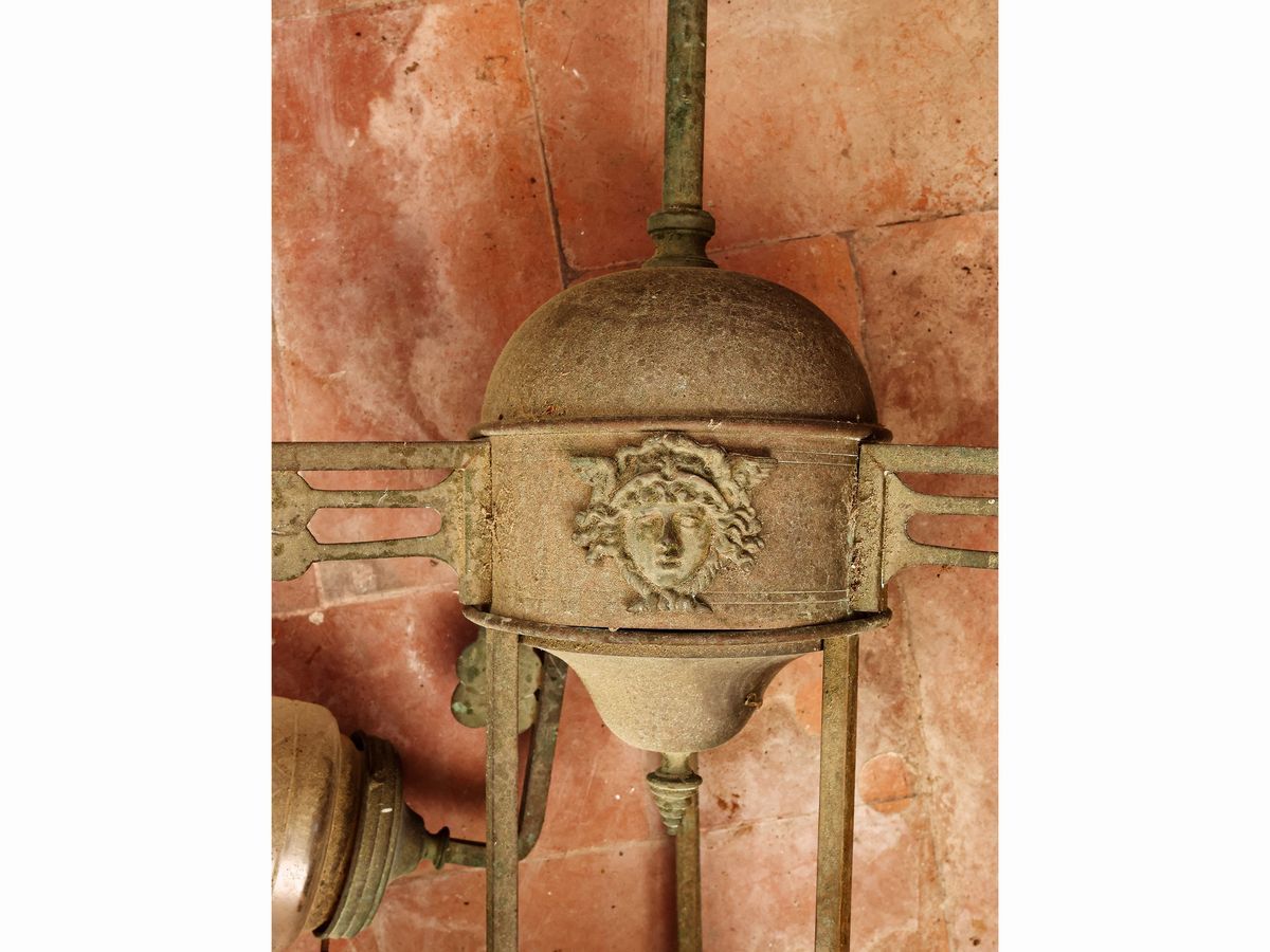 Piccolo Lampadario di Gusto Liberty