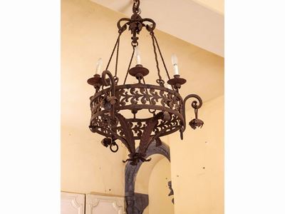 Lampadario in Ferro Battuto
