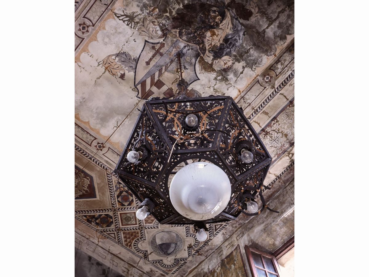 Particolare Grande Lampadario in Cuoio