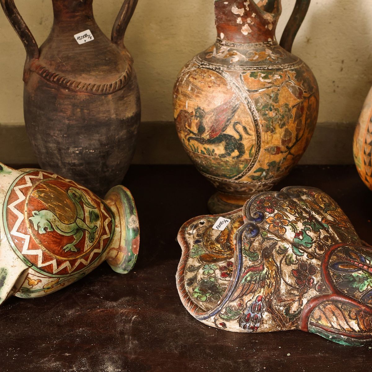 Miscelanea di Vasi Decorativi in Terracotta Smaltata