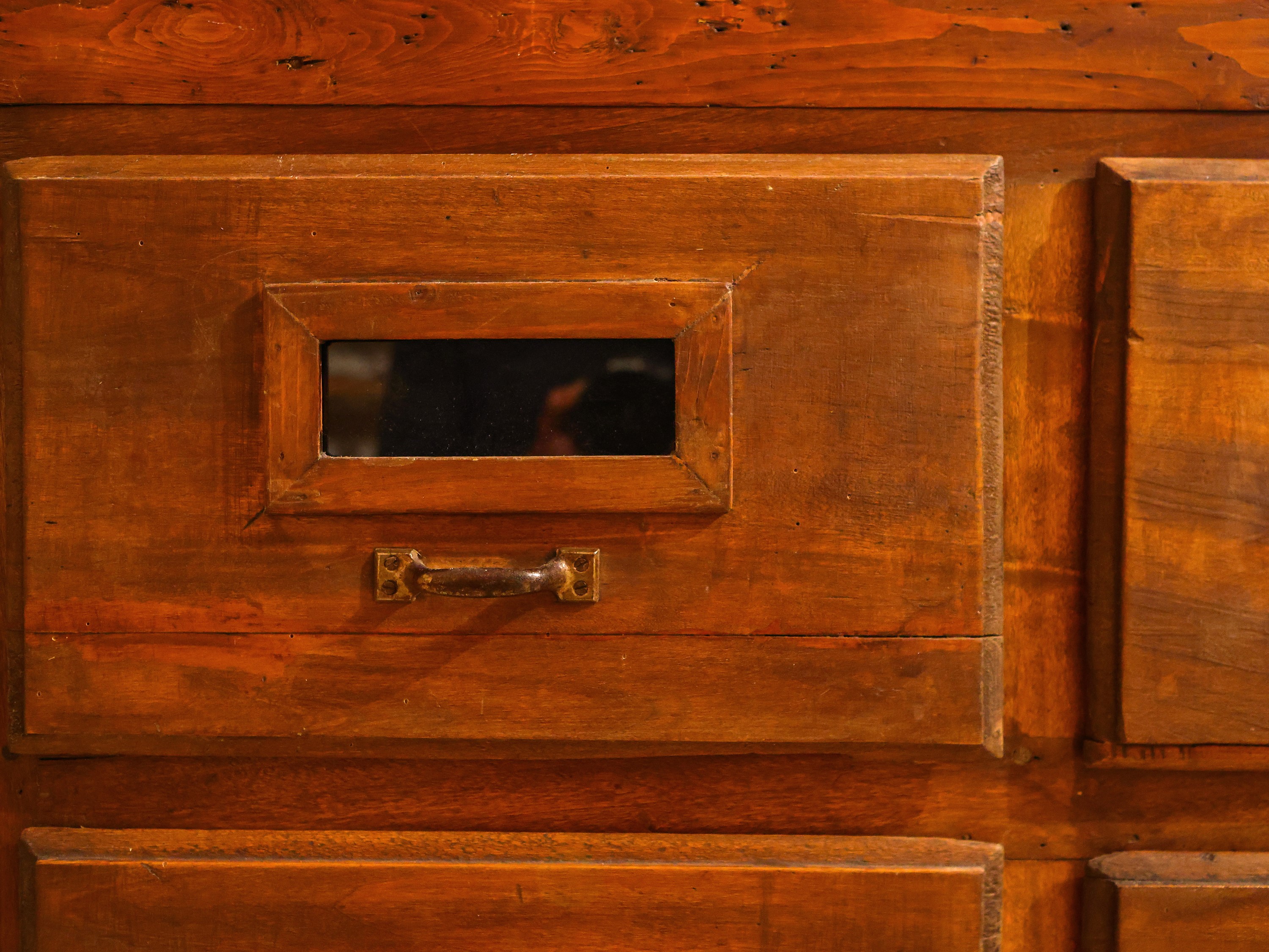 Grande Credenza Rustica da Centro in Legno Tenero