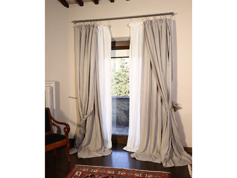 Tendaggio per Due Finestre in Lino