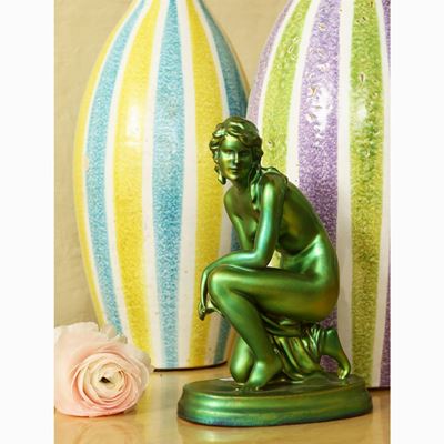 Figura Femminile in Ceramica Smaltata a Lustro nei Toni del Verde, Zsolnay