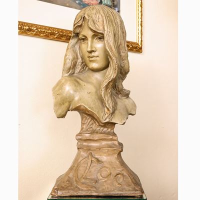 Busto di Fanciulla in Terracotta Patinata