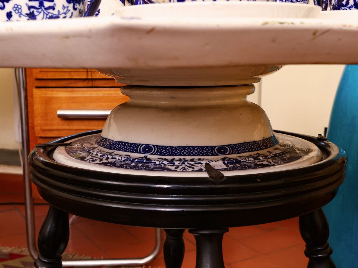 Tavolino Lazy Susan in Legno Ebanizzato e Ceramica Minton