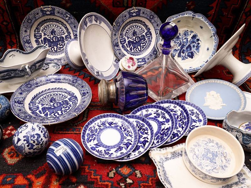 Miscellanea di Accessori in Porcellana e Terraglia