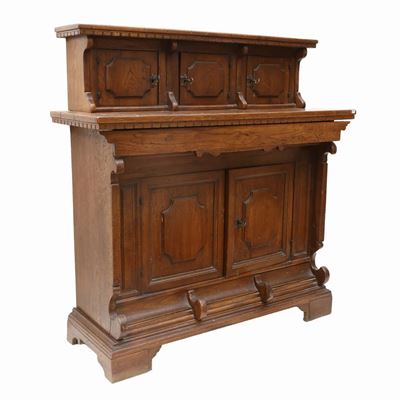 Credenza Rustica con Alzata in Noce ed Altre Essenze
