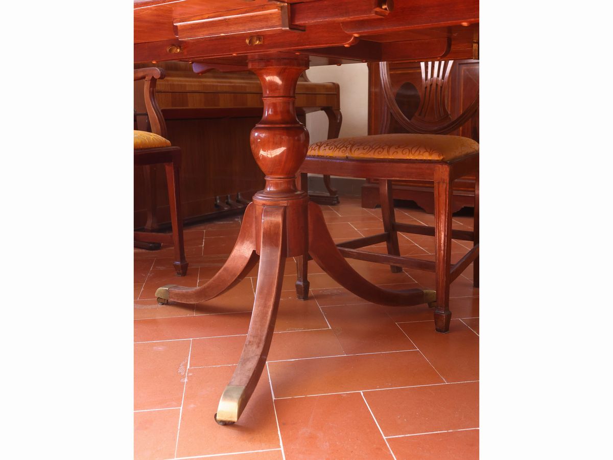 Tavolo da Pranzo in Noce e Mogano