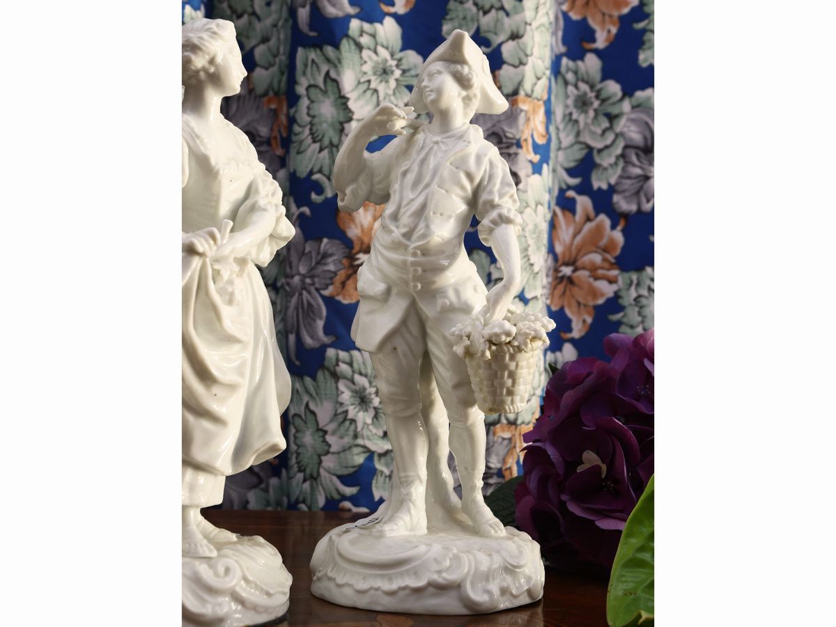 Coppia di Figure in Porcellana