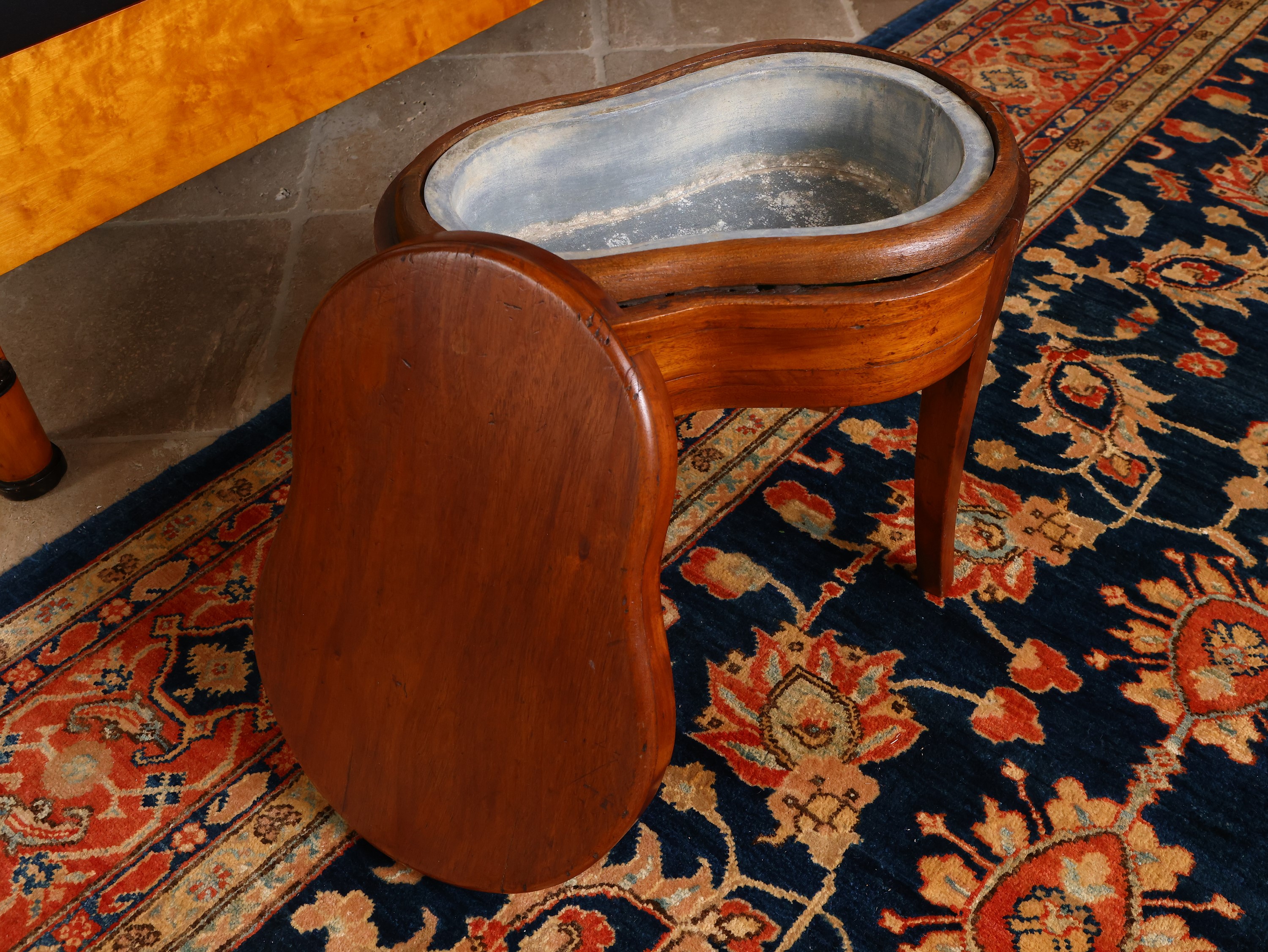 Complemento D'epoca per Sala da Bagno