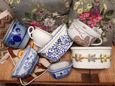 Assortimento di Portavasi in Terracotta e Ceramica