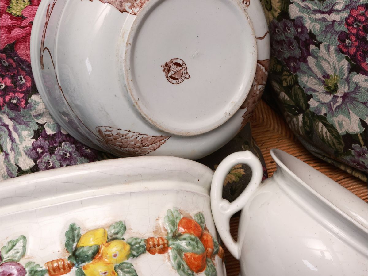 Assortimento di Portavasi in Terracotta e Ceramica