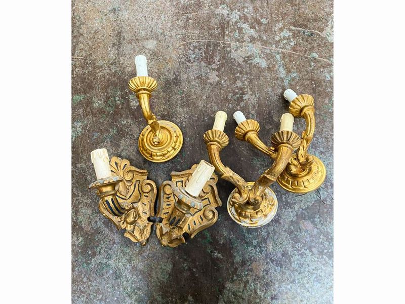 Cinque Appliques in Legno Dorato