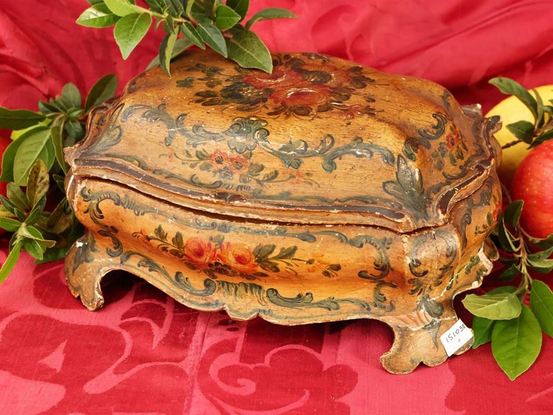Scrigno in Legno Laccato