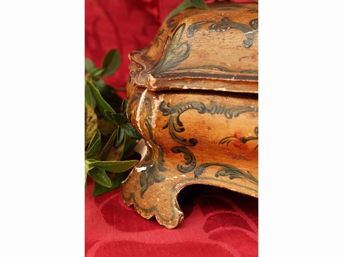 Scrigno in Legno Laccato