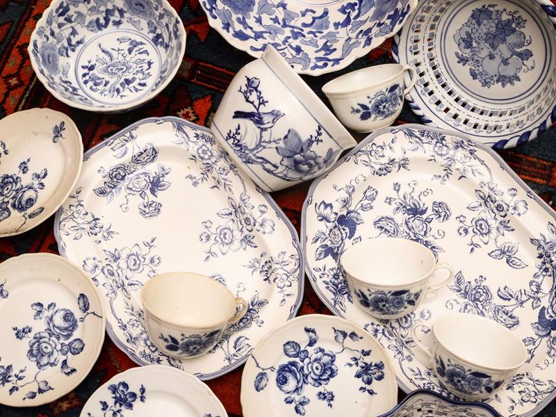 Assortimento di Porcellane e Ceramiche