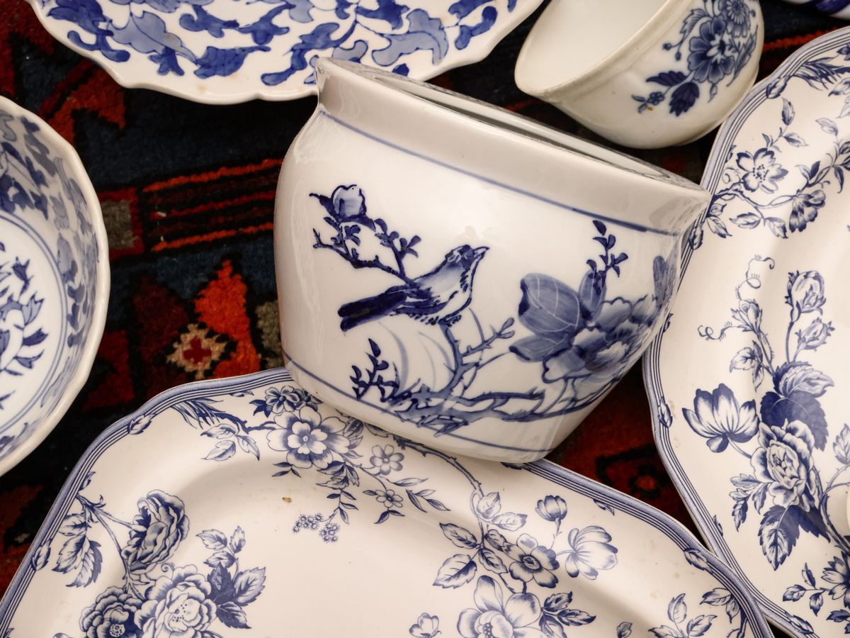 Assortimento di Porcellane e Ceramiche