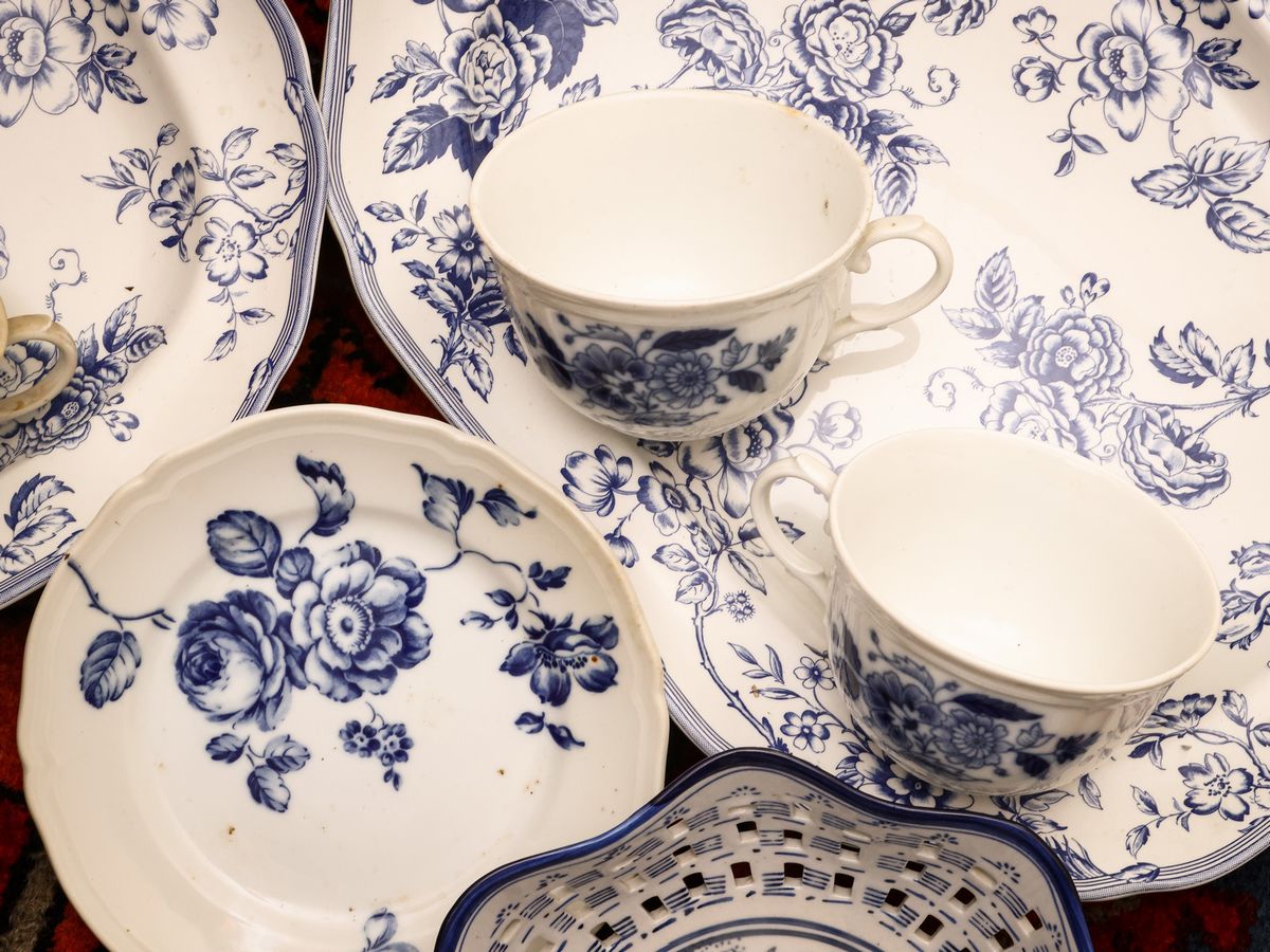 Assortimento di Porcellane e Ceramiche