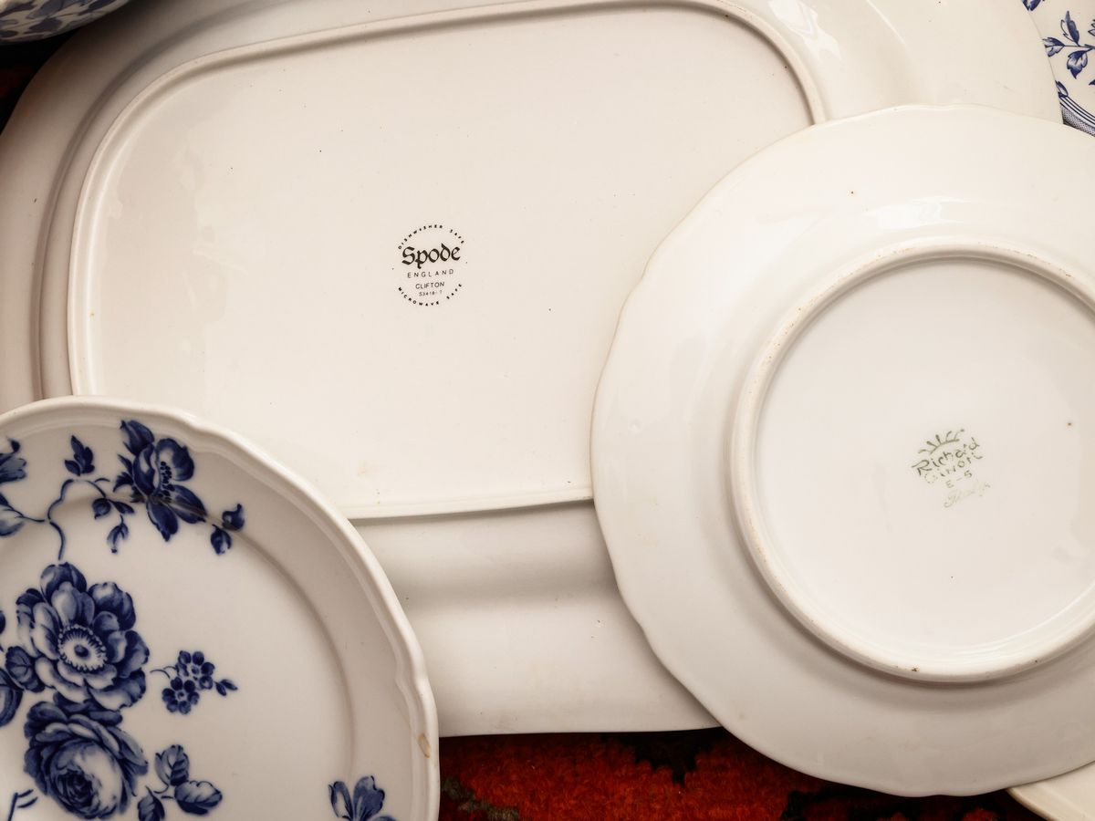 Assortimento di Porcellane e Ceramiche