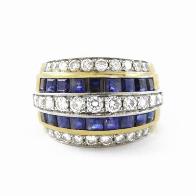 Anello a Fascia in Oro Bianco e Oro Giallo con Diamanti e Zaffiri