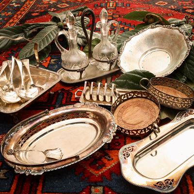Accessori per la Tavola in Metallo Argentato e Argento