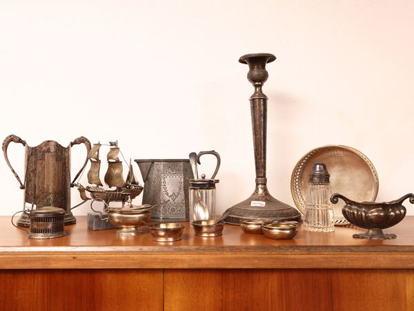 Lot of curiosities in silver and silver-plated metal