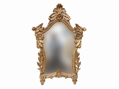 Piccola Specchiera con Cornice in Legno Intagliato e Dorato