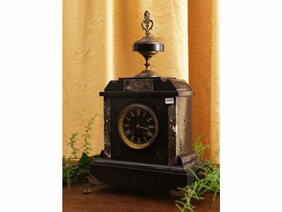 Orologio da Camino in Marmo Nero del Belgio