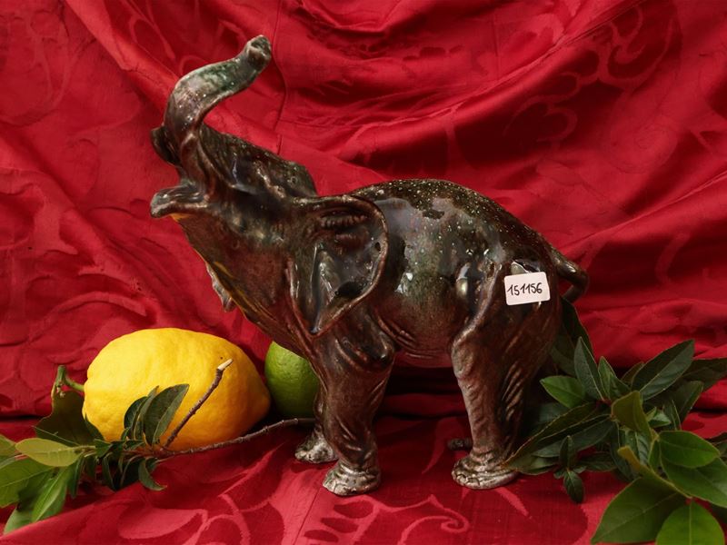 Elefante in Ceramica Invetriata