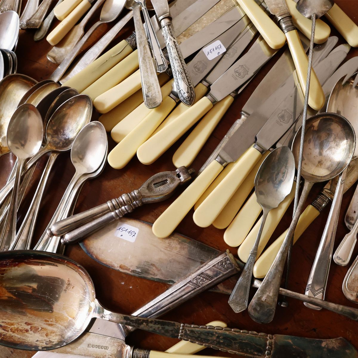 Miscellanea di Posate e Accessori per la Tavola in Metallo Argentato