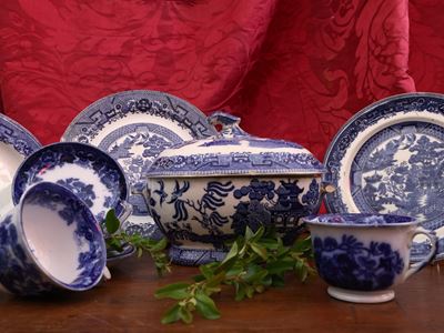 Assortimento di Piatti in Terraglia, Società Ceramica Richard