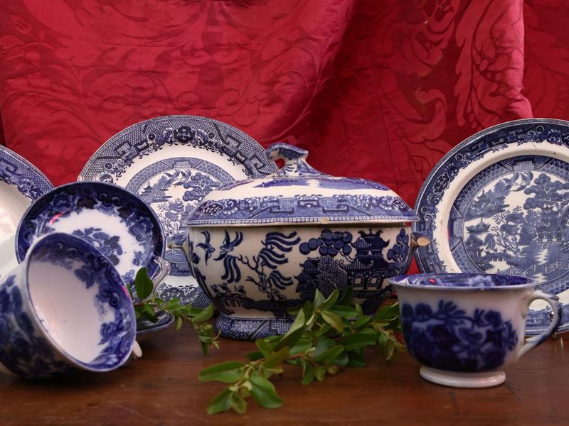 Assortimento di Piatti in Terraglia, Società Ceramica Richard