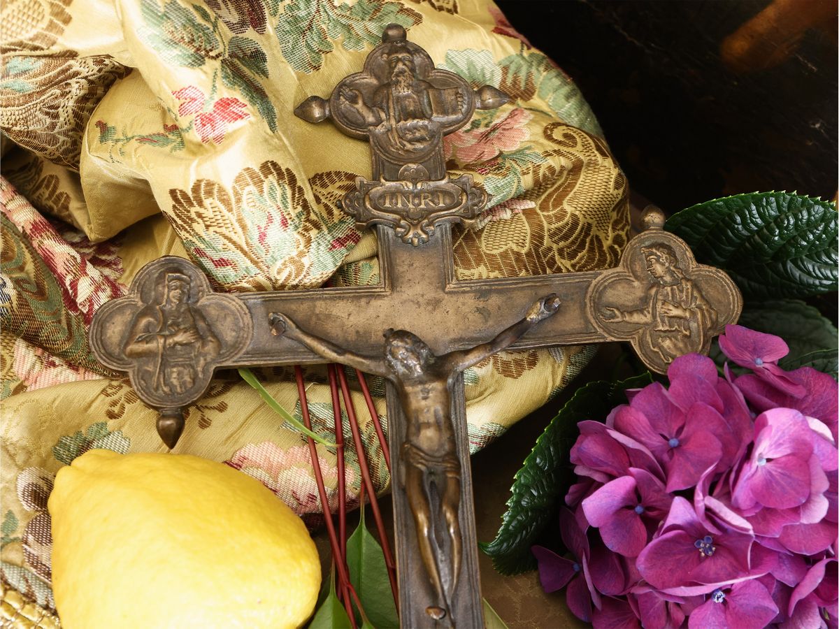 Croce Astile in Bronzo
