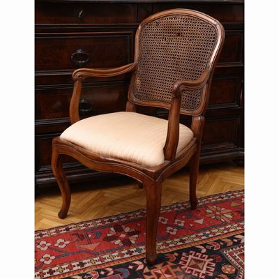 Poltroncina in Noce