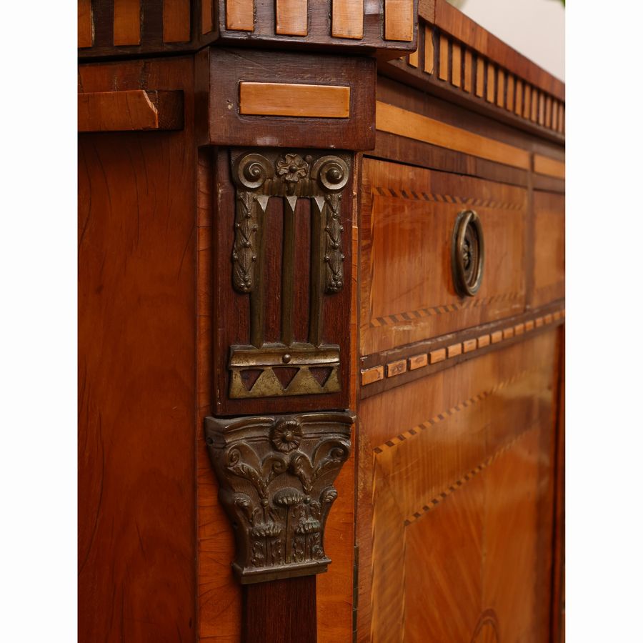 Credenza Impiallacciata in Legno di Rosa, Mogano ed Altre Essenze