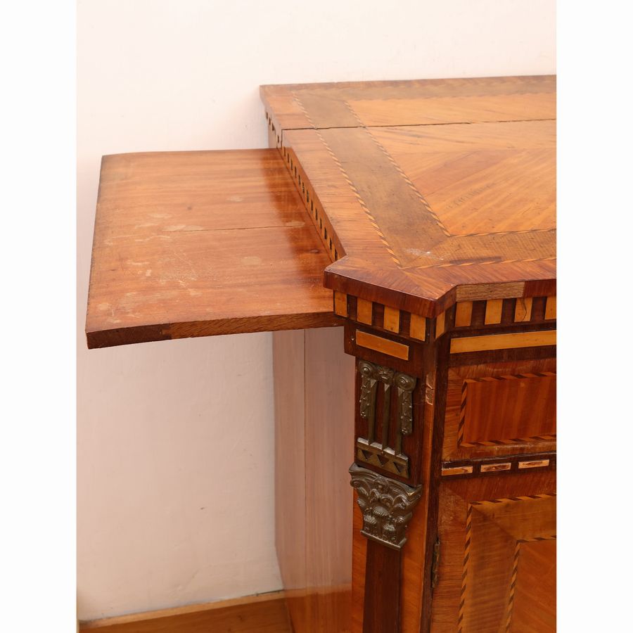Credenza Impiallacciata in Legno di Rosa, Mogano ed Altre Essenze