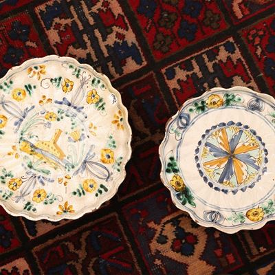 Due Crespine in Maiolica