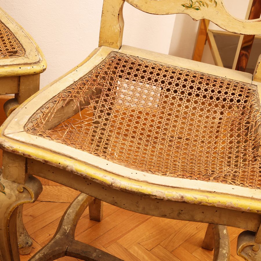Coppia di Sedie in Legno Laccato