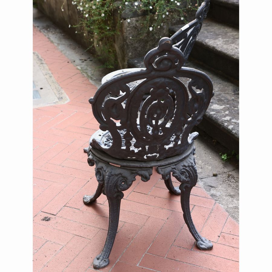 Serie di Tre Sedie da Giardino in Ghisa