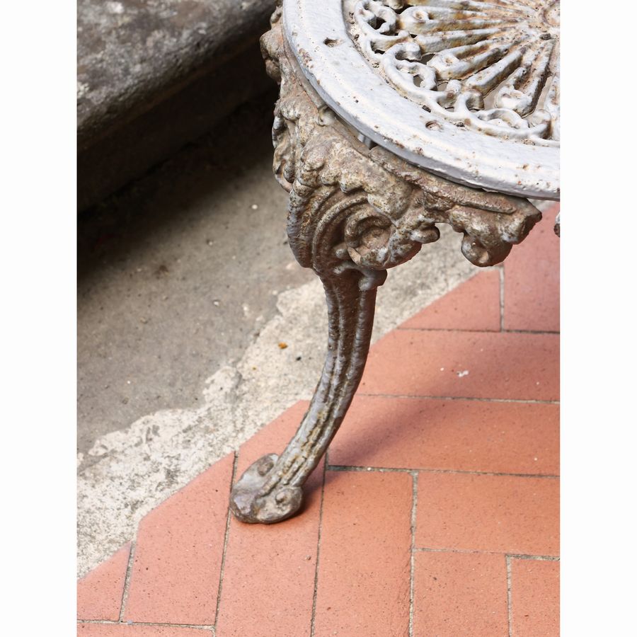 Serie di Tre Sedie da Giardino in Ghisa