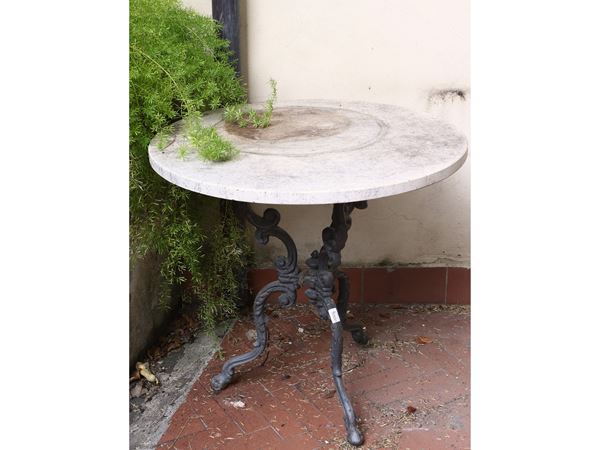 Tavolino da giardino in ghisa  (inizio del XX secolo)  - Asta Una casa al Ponte Vecchio - Maison Bibelot - Casa d'Aste Firenze - Milano