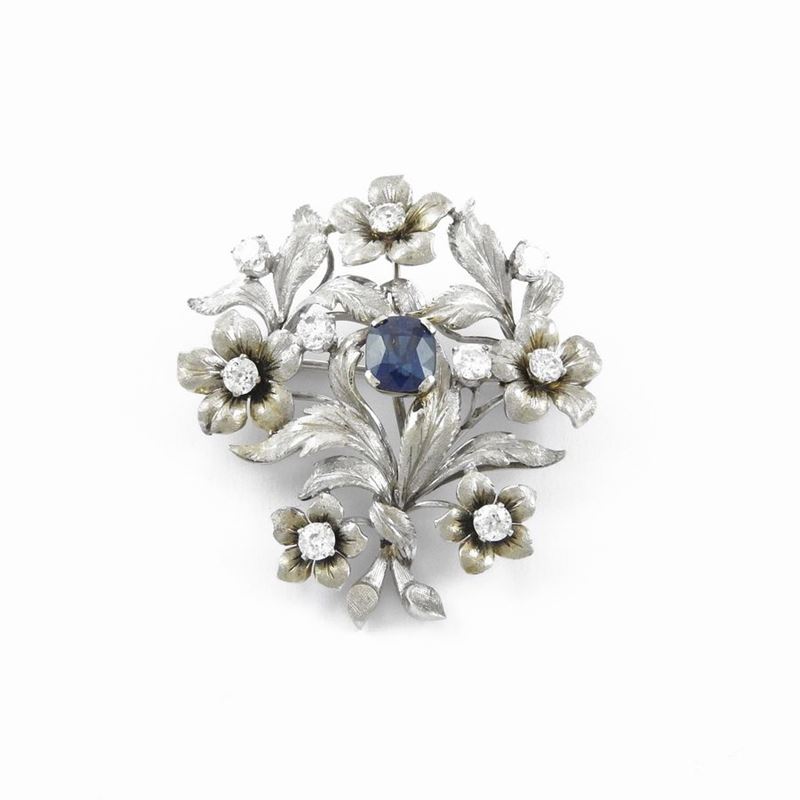 Spilla Floreale in Oro Bianco con Diamanti e Zaffiro