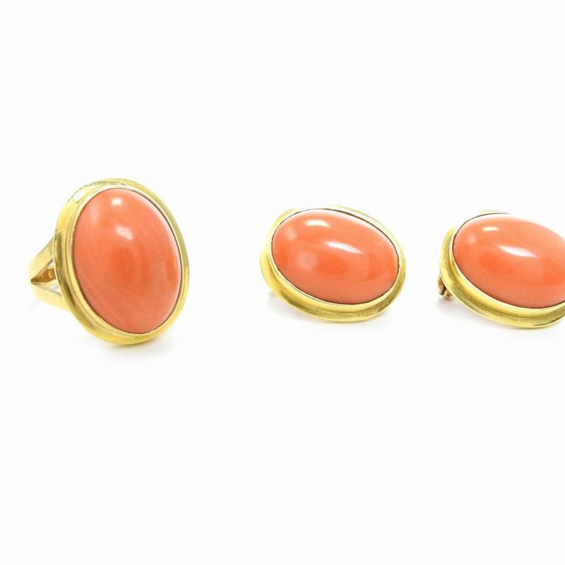 Demi Parure Anello e Orecchini in Oro Giallo con Corallo Rosa Arancio