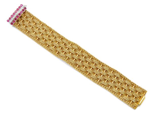 White and yellow gold bracelet with diamonds and rubies