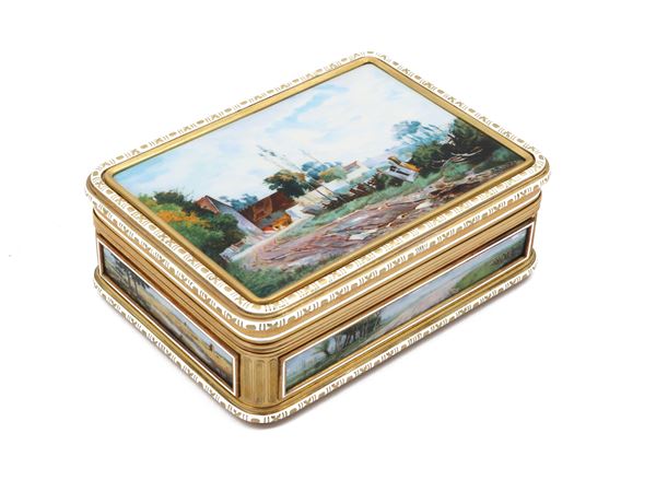 Yellow gold and silver snuffbox with miniature enamels